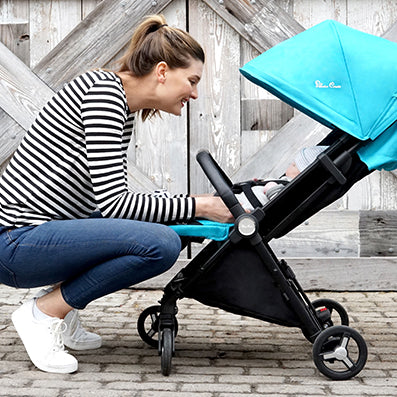 The Silver Cross Jet Stroller: compact, light, and perfect for travel